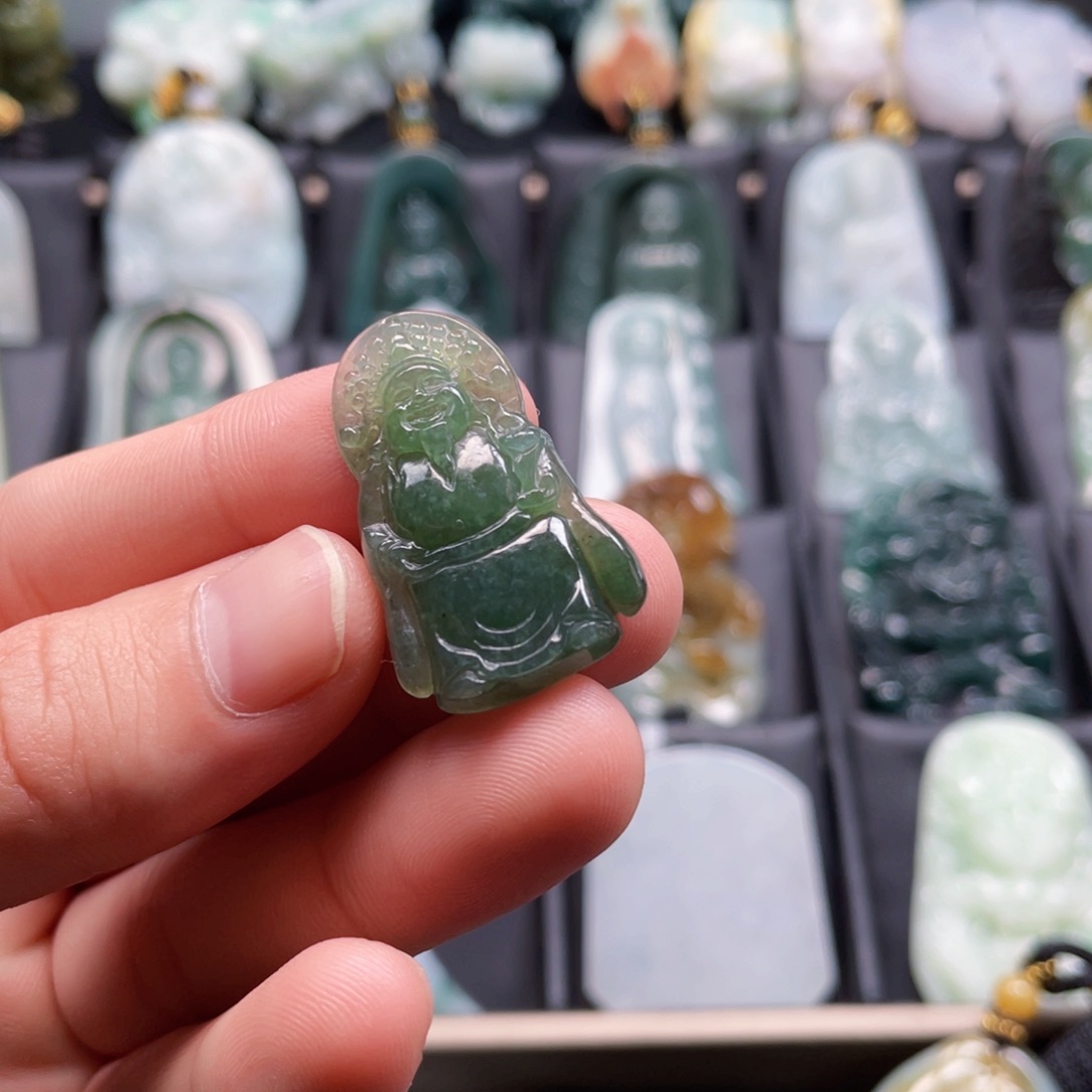 颈饰未镶嵌翡翠翡翠