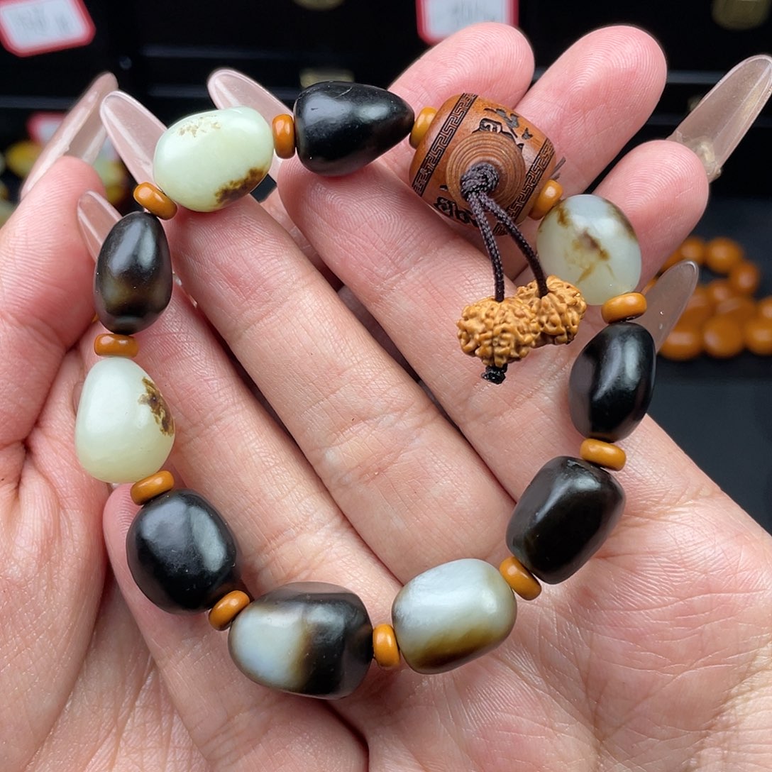 和田玉吊坠未镶嵌