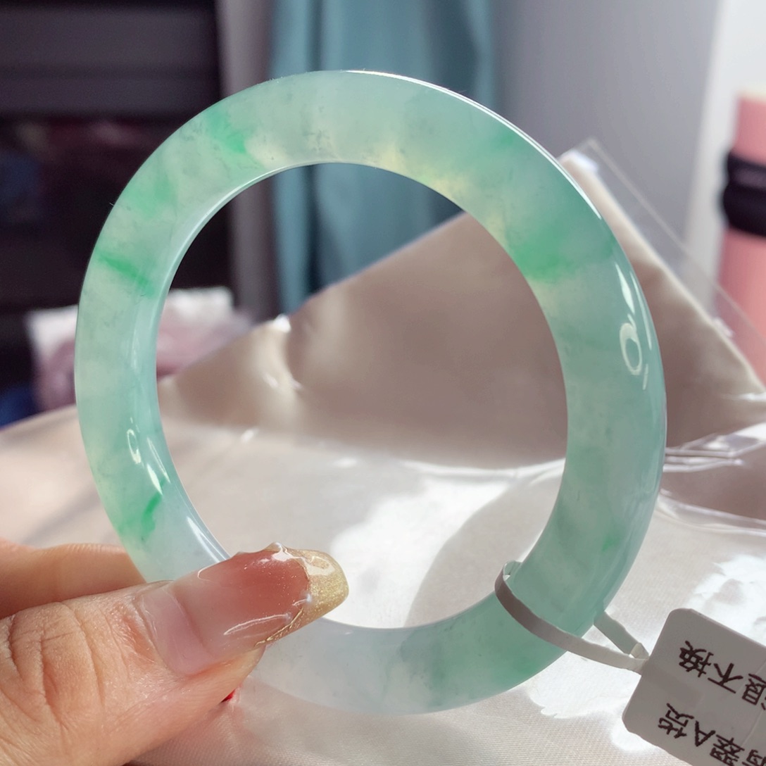 翡翠手镯（圆镯）未镶嵌54.3起荧光金丝阳绿 小柒