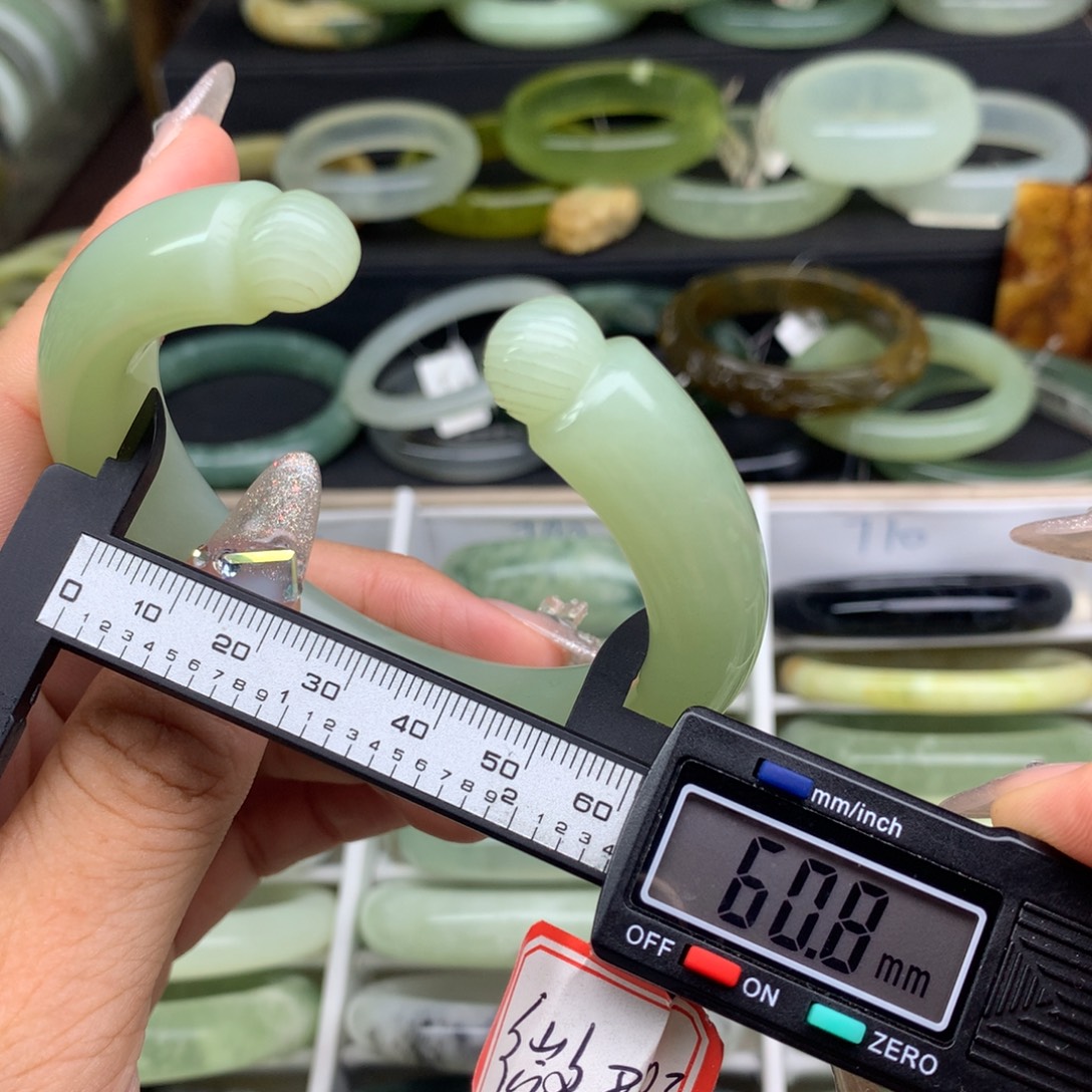 蛇纹石玉未镶嵌手镯712