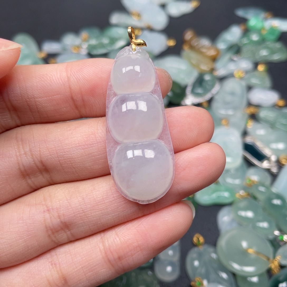 翡翠颈饰18K金镶嵌翡翠