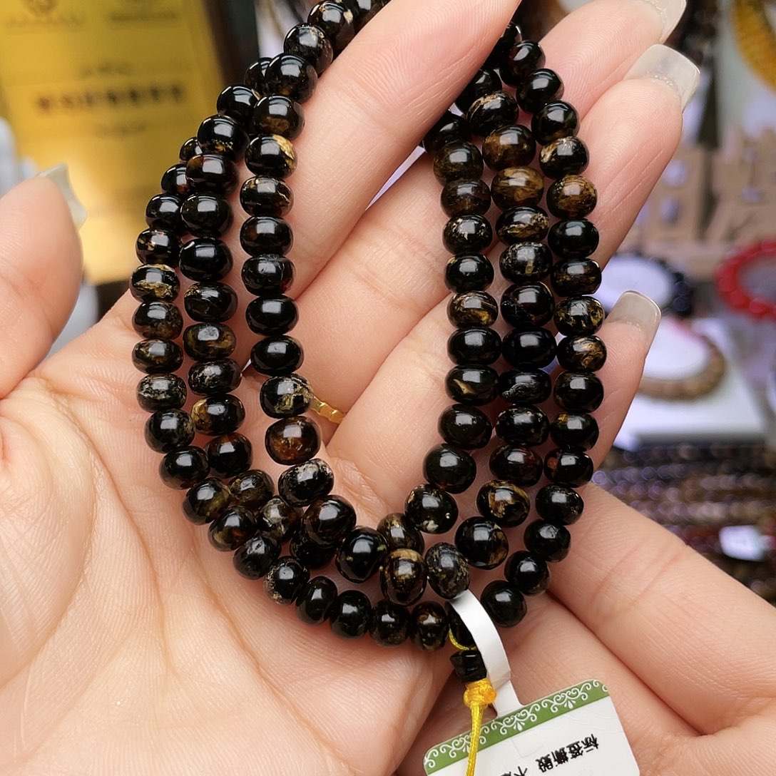 琥珀未镶嵌裸石6+