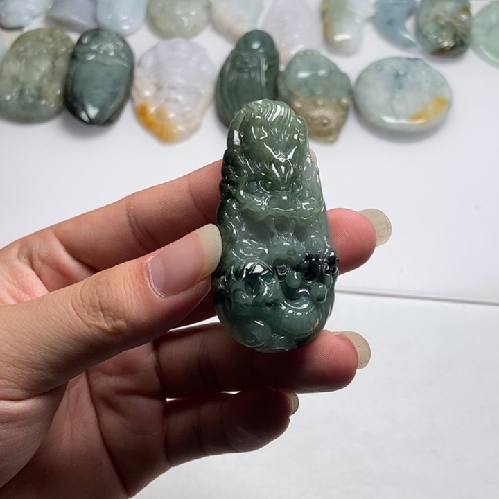 翡翠未镶嵌颈饰龙牌21