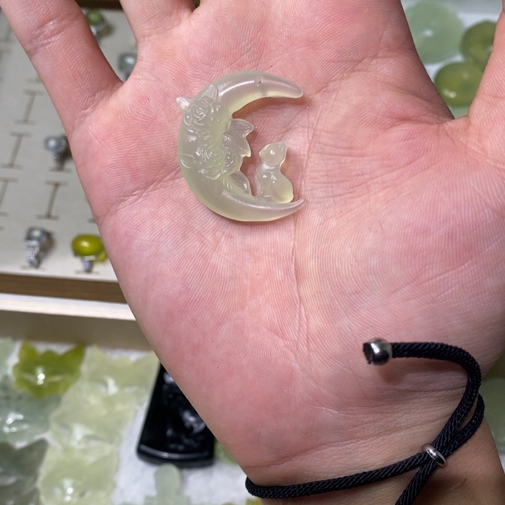 未镶嵌蛇纹石玉吊坠(不含链)