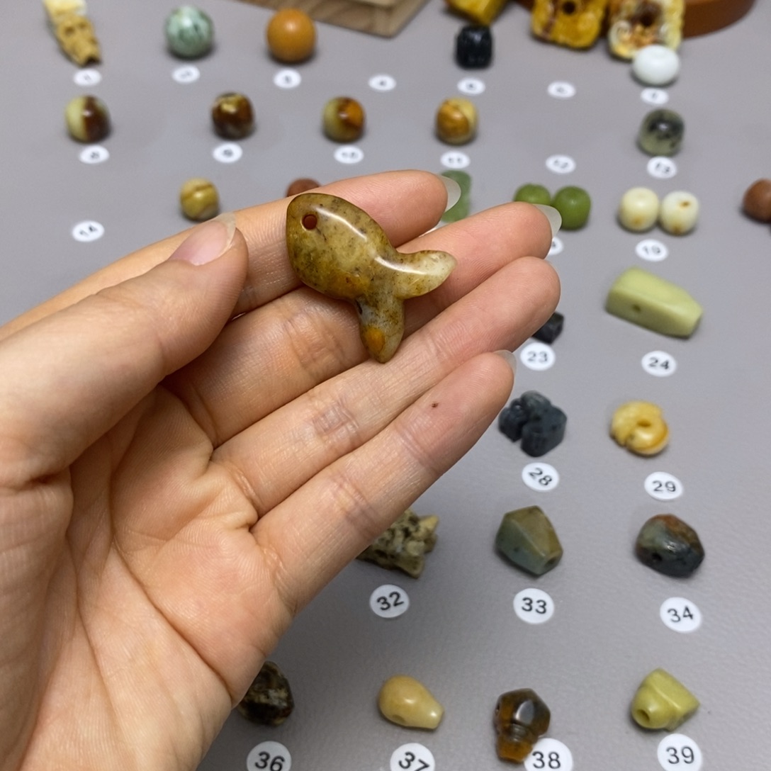 蛇纹石玉配饰合金t****g