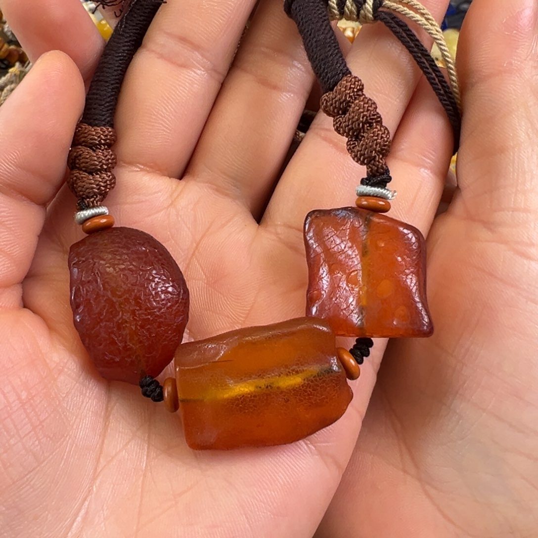 蜜蜡裸石未镶嵌琥珀