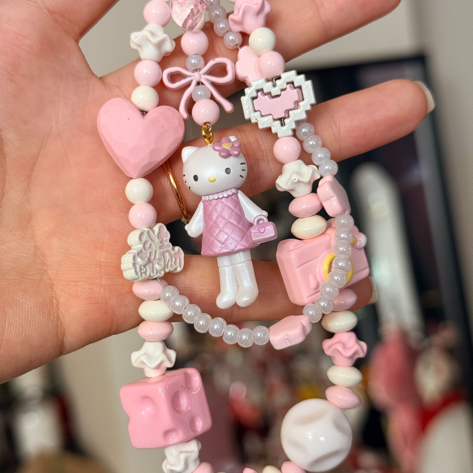 【大阪限定】Hello Kitty 贵妇长腿Kitty手机绳 挂件钥匙扣