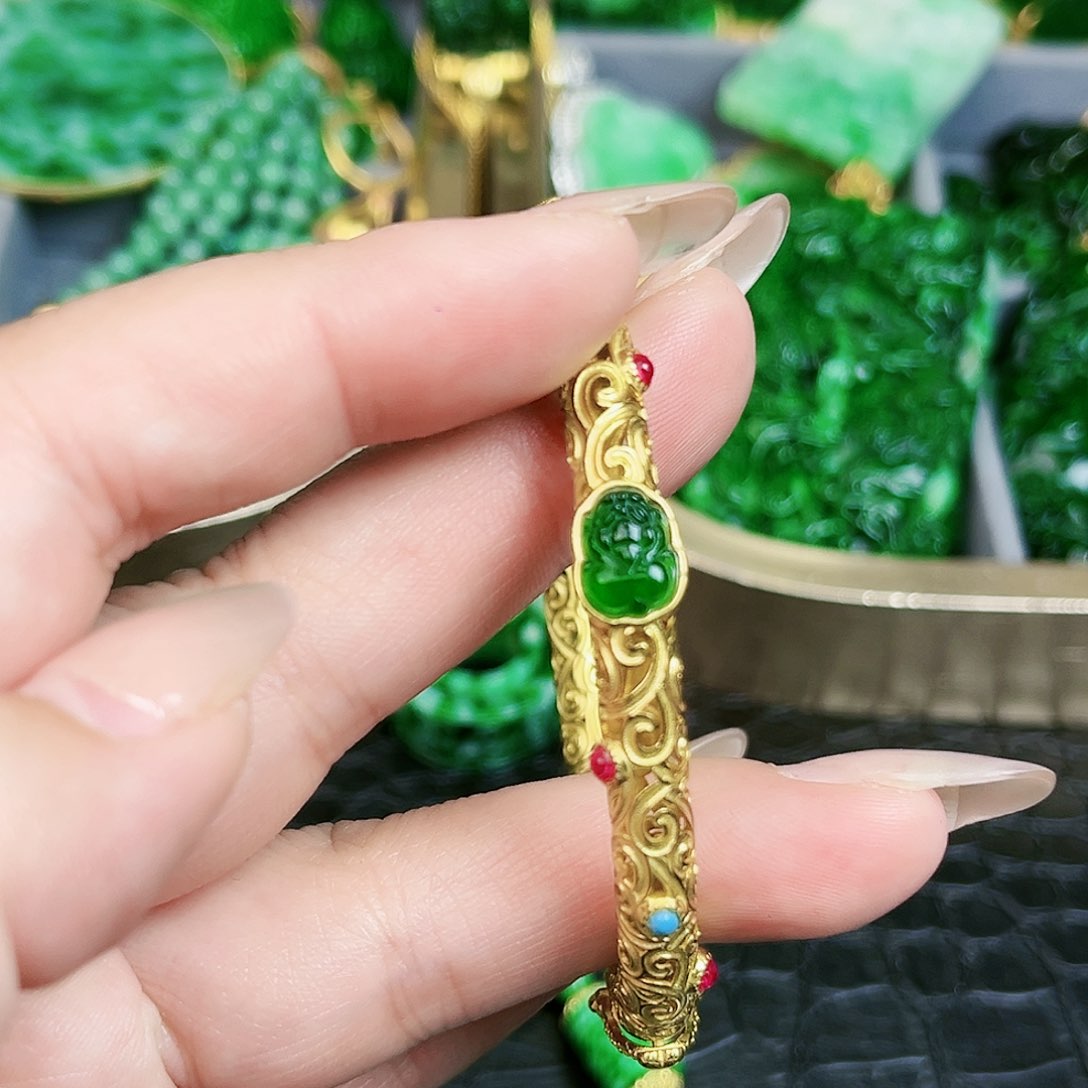 翡翠颈饰银S925镶嵌手镯