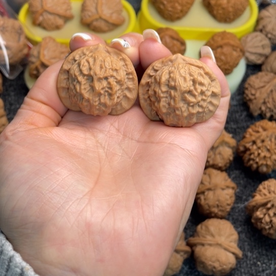 文玩核桃吊坠9瓷娃娃