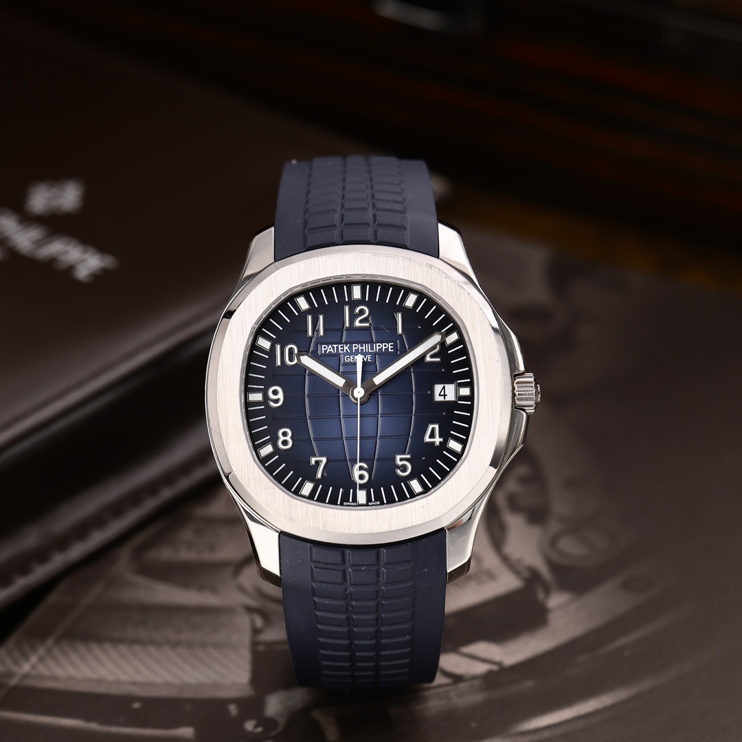 95新 Patek Philippe/百达翡丽 5168G渐变蓝 42mm 2023年6月保卡