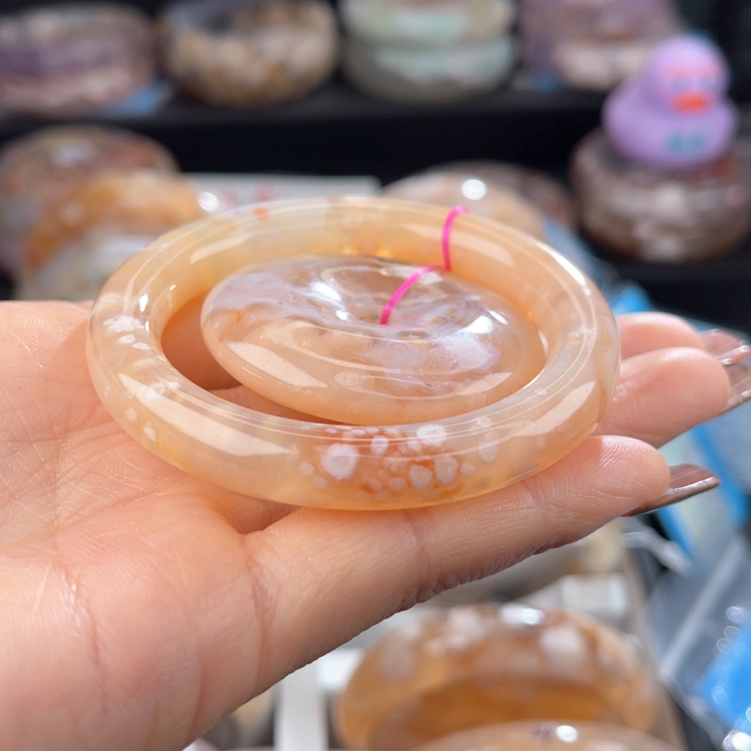 石英质玉手镯未镶嵌?48