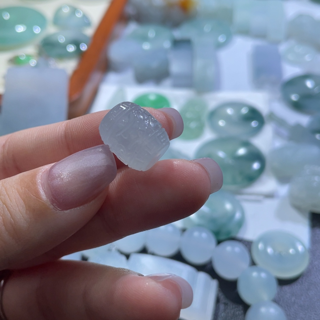 定制翡翠未镶嵌桶珠