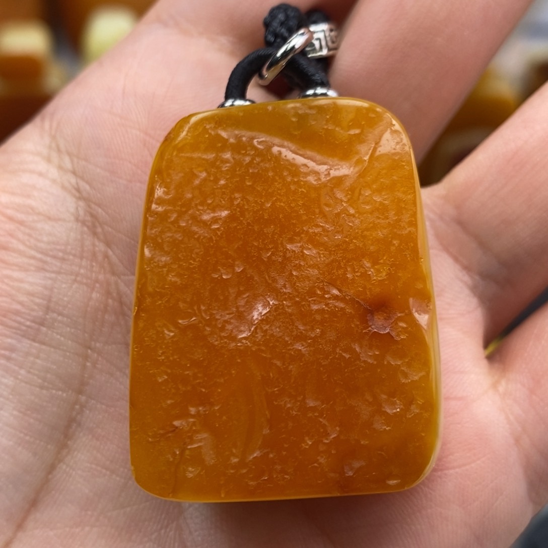 琥珀吊坠(赠链)未镶嵌