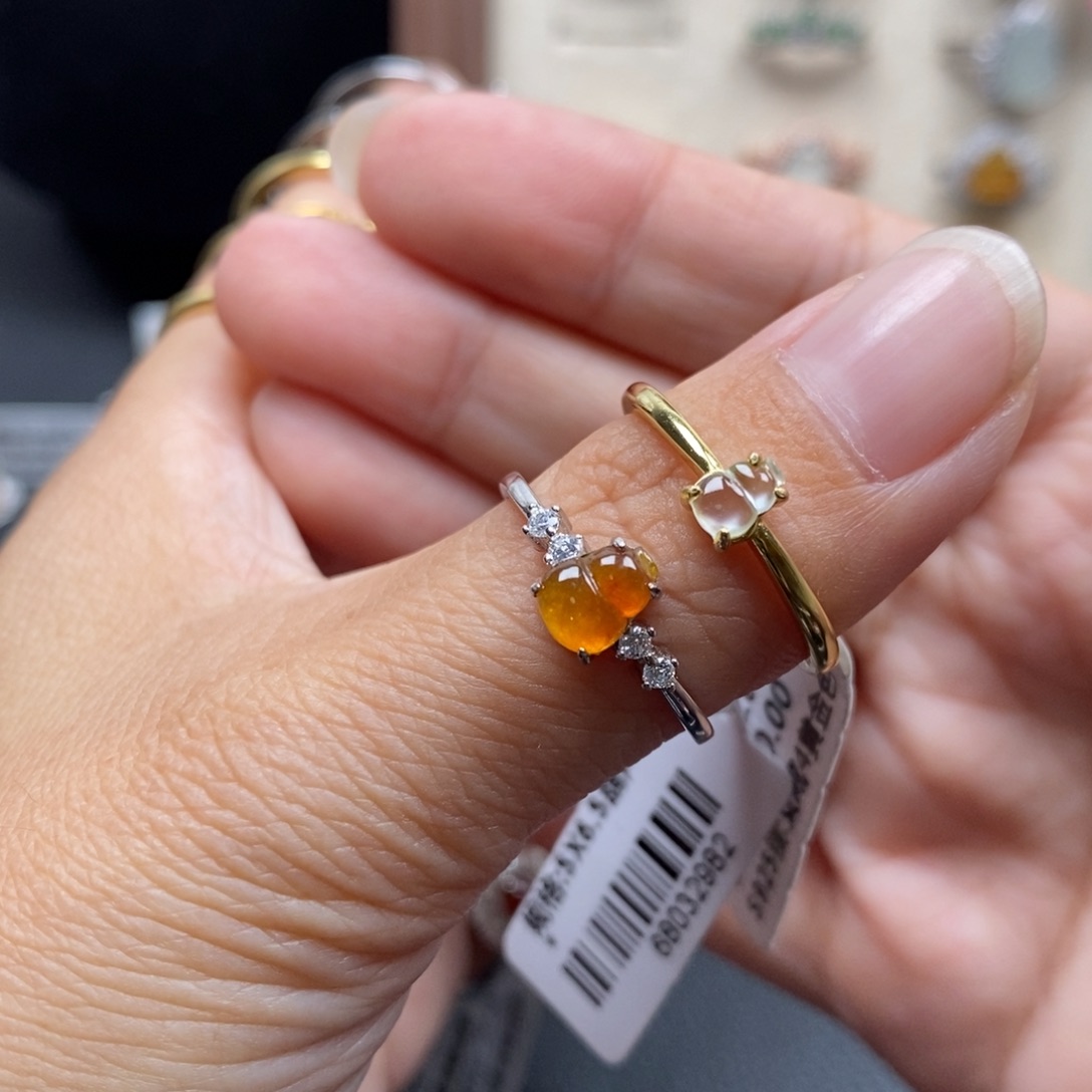 潘***朵翡翠银S925镶嵌戒指