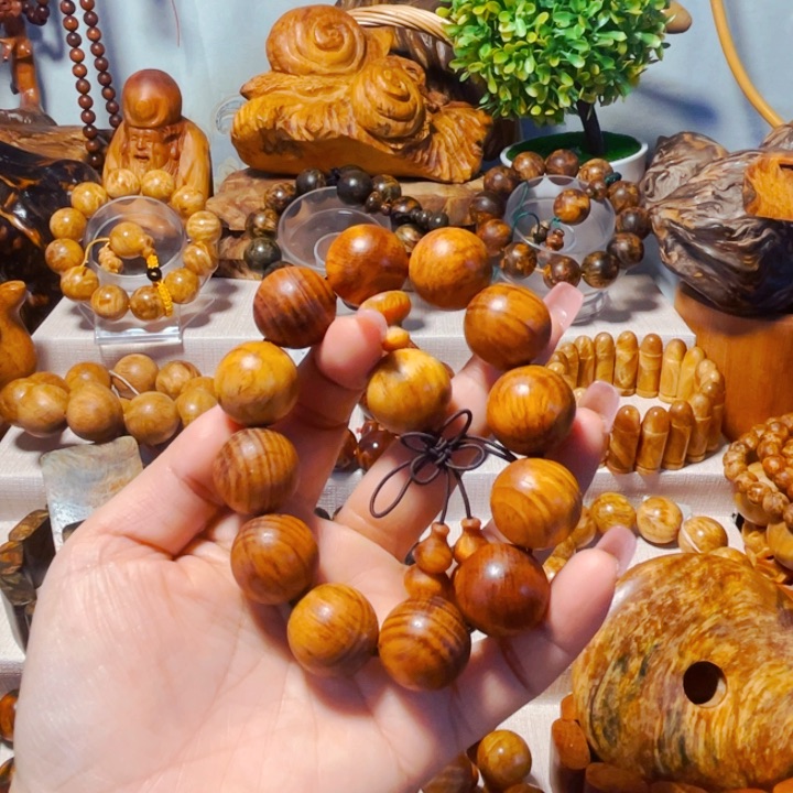 非金属木质春**明长白山琥珀木