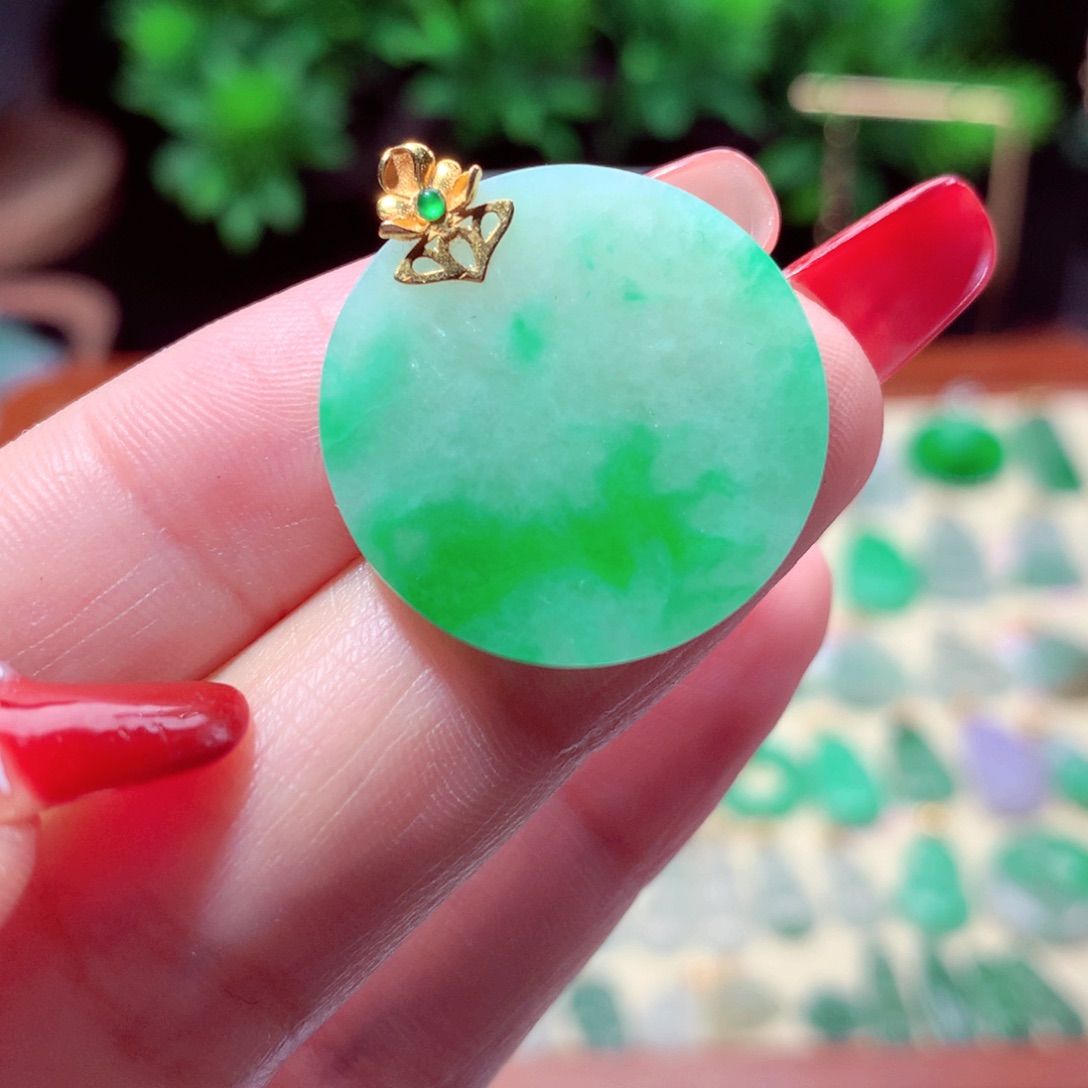 翡翠吊坠(不含链)18K金镶嵌