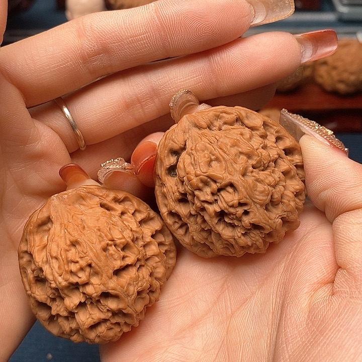 文玩核桃把件南疆石全