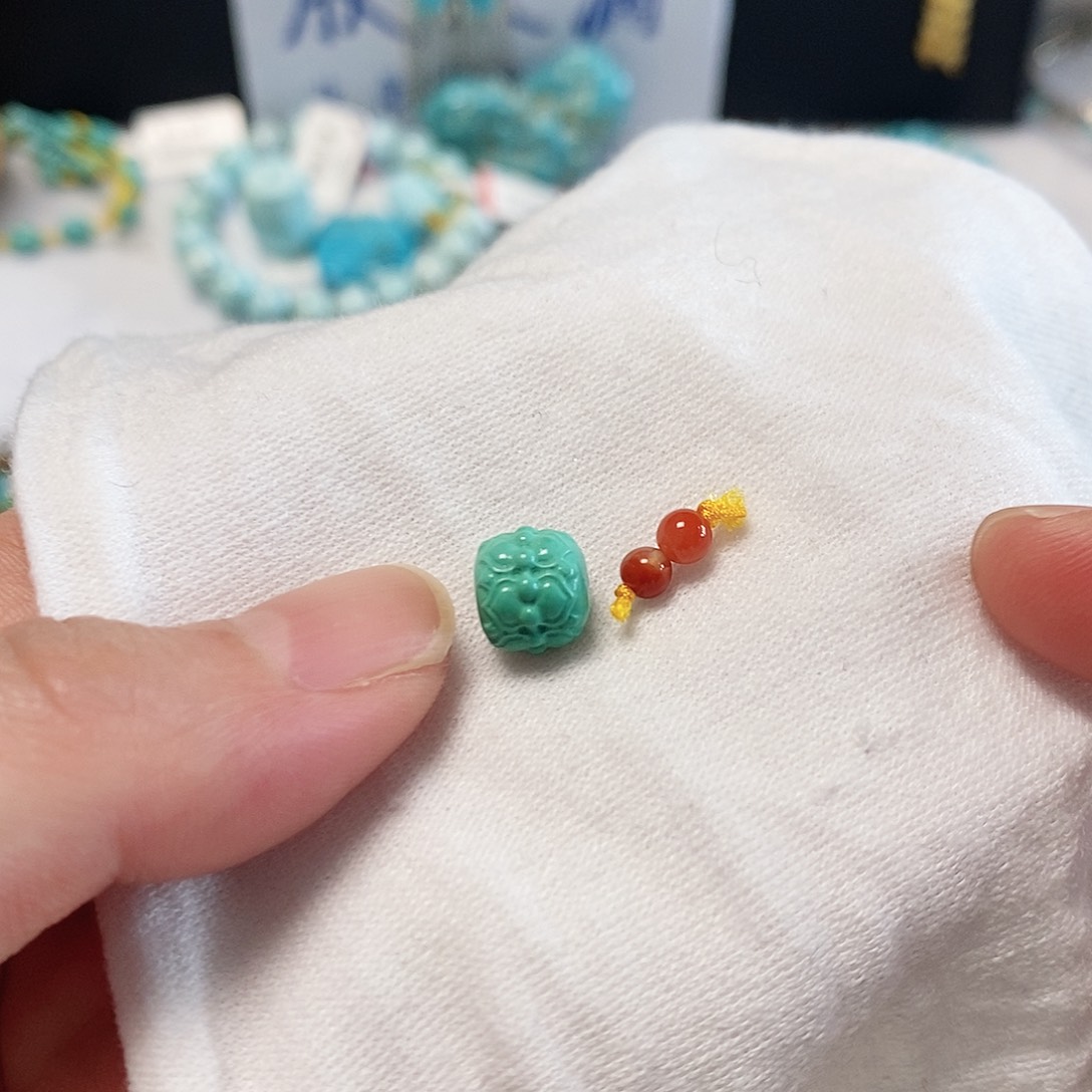 南红玛瑙未镶嵌珠宝奇石