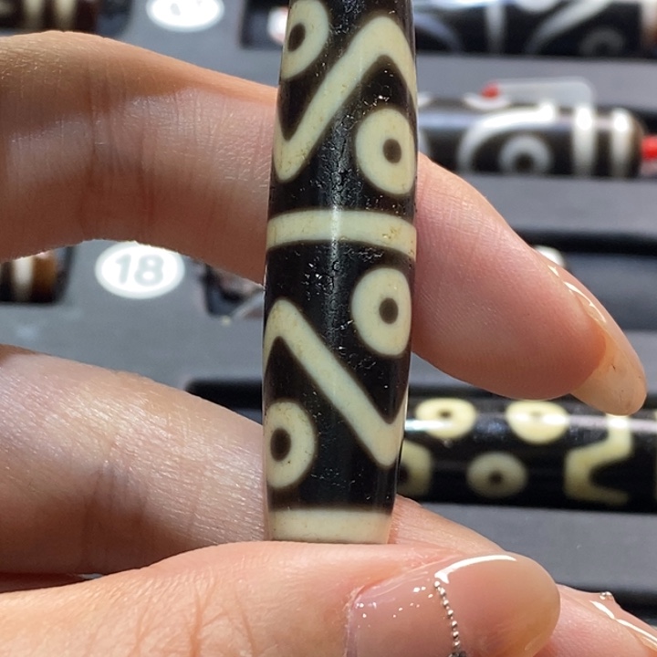 舍***鍀玛瑙/玉髓（覆膜）未镶嵌颈饰