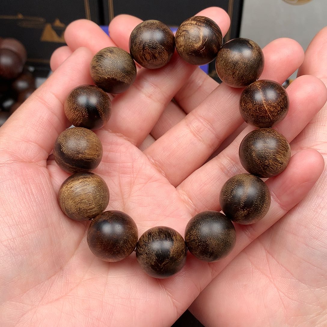 沉香手串?***8越南芽庄白棋楠玉化留疤