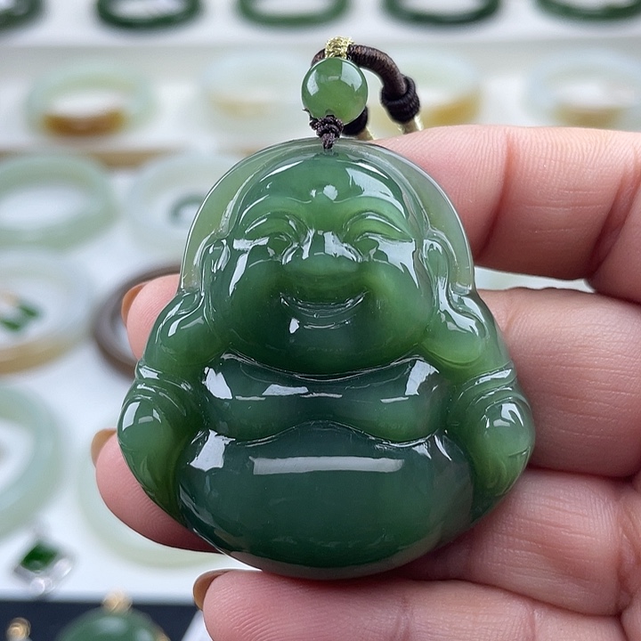 颈饰未镶嵌和田玉（碧玉）