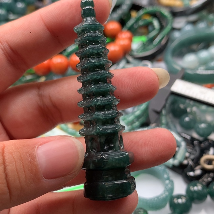 翡翠颈饰未镶嵌保真天然A货翡翠