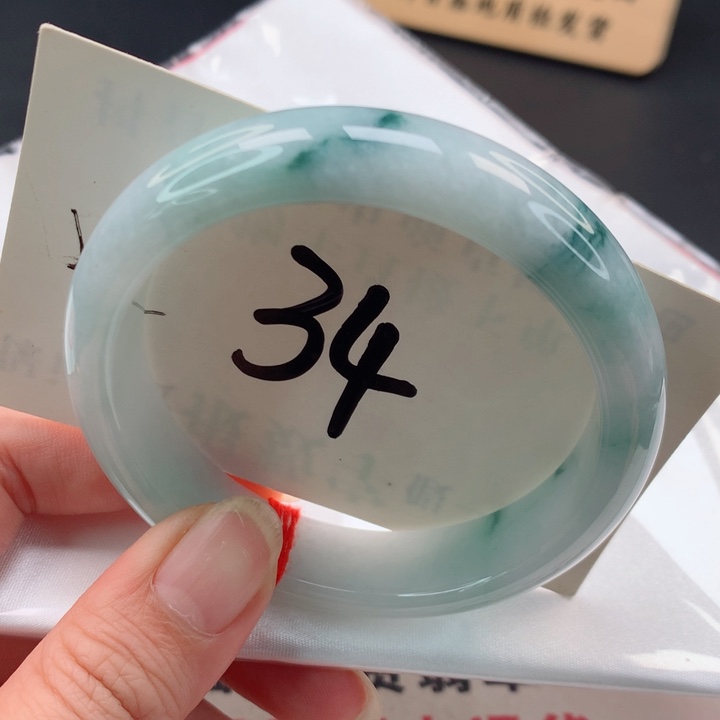 翡翠手镯未镶嵌正