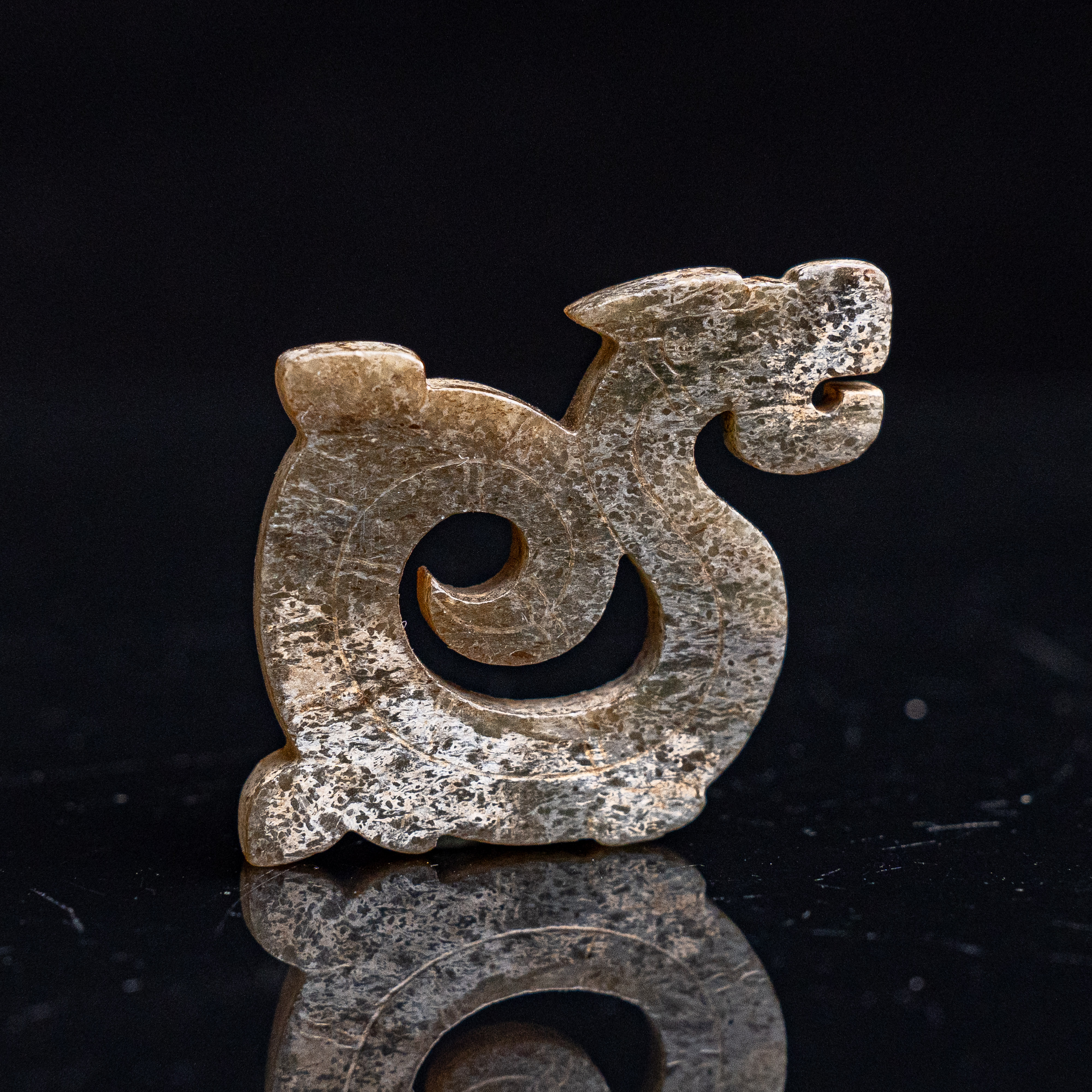 明代和田玉龙纹玉佩-CS