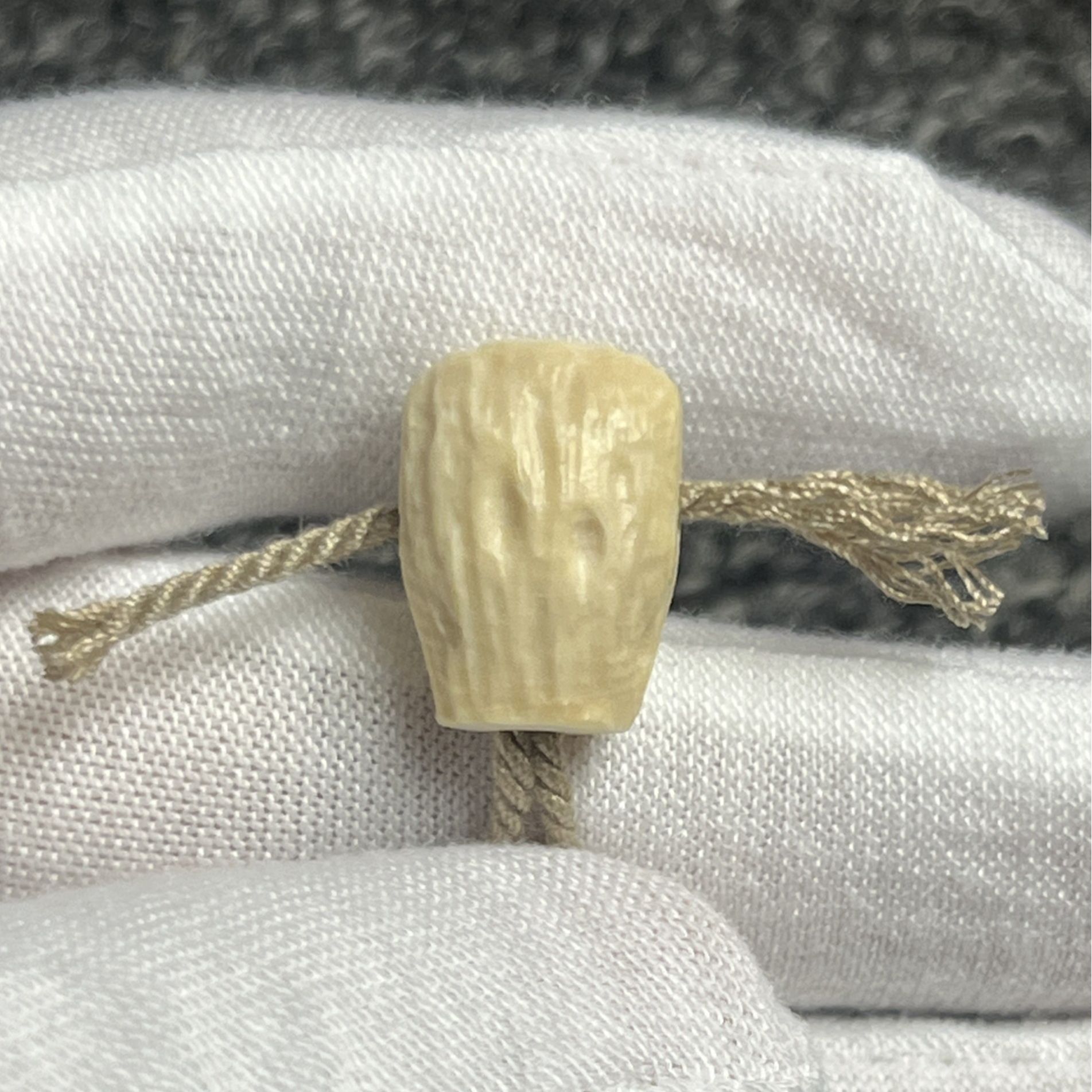 对孔11mm左右天然猛犸牙陨坑柏香纹手工鬼脸猛犸三通百香文玩配饰