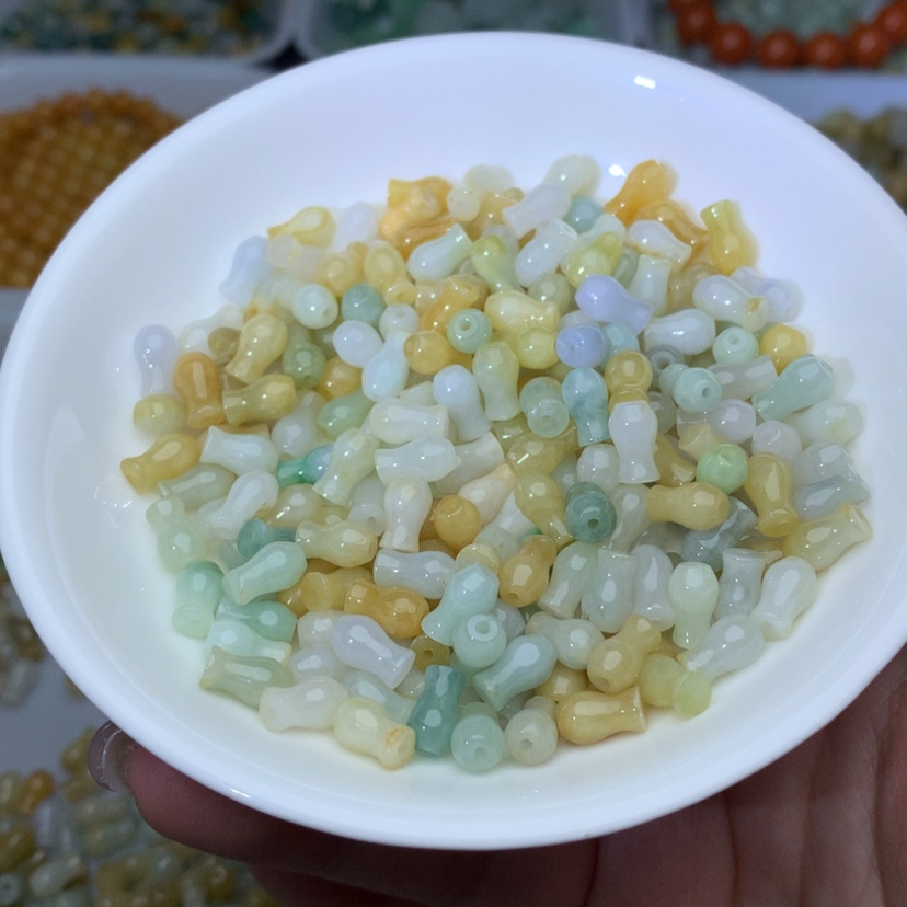 【闪购商品】翡翠手链未镶嵌卡5乘8冰多宝花瓶50颗