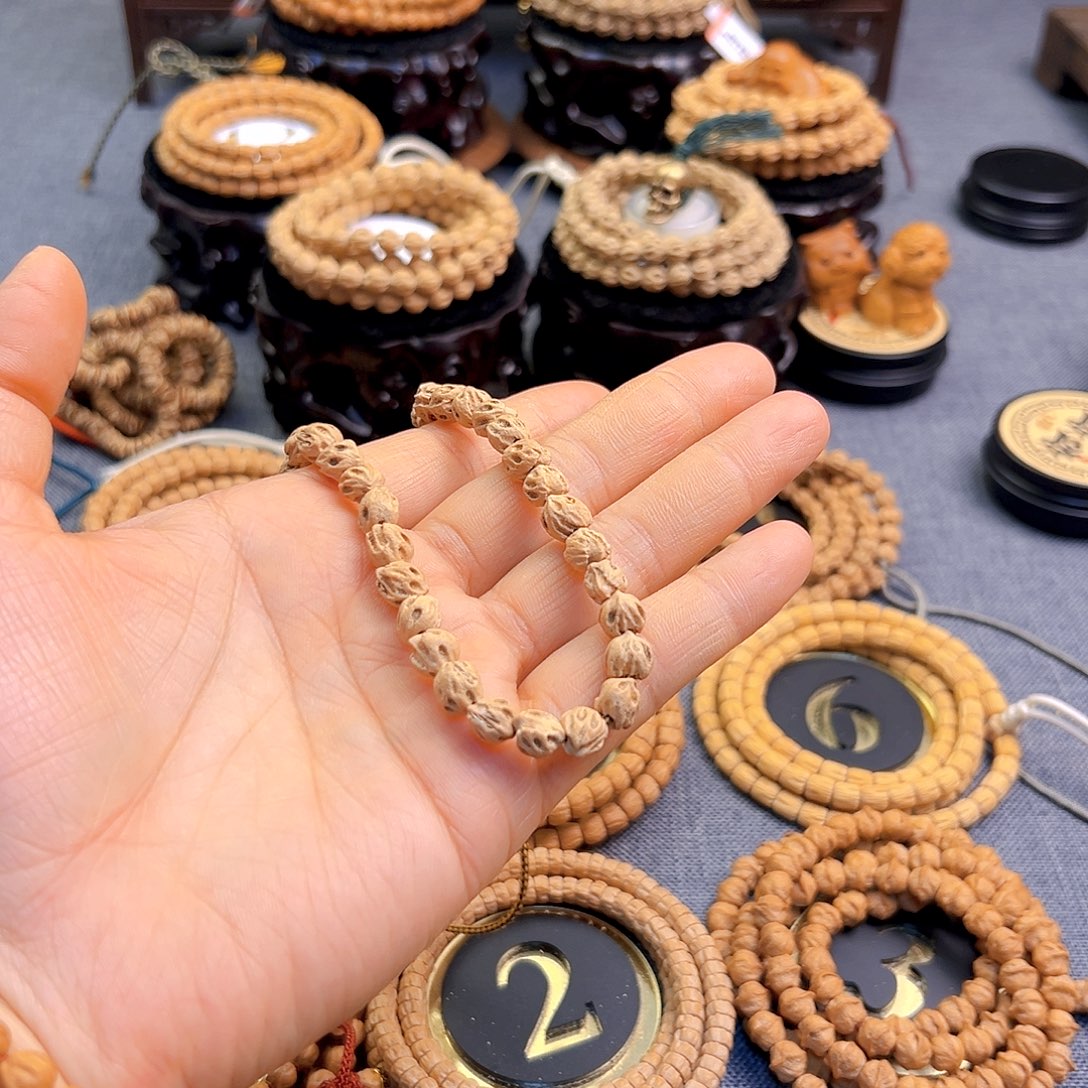 涓***拍柏香籽/百香籽手串