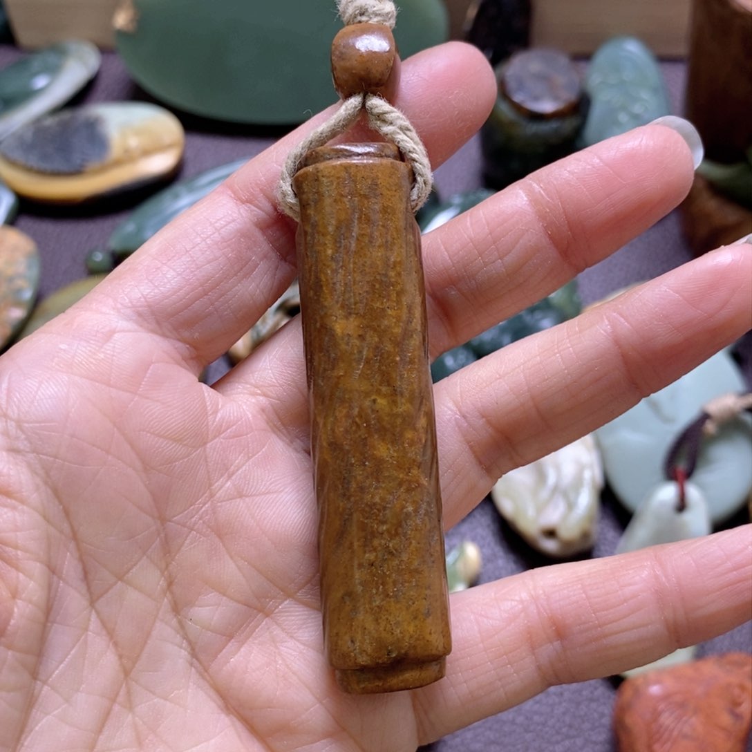 岫岩河磨玉（透闪石质玉）挂件未镶嵌七*⭐