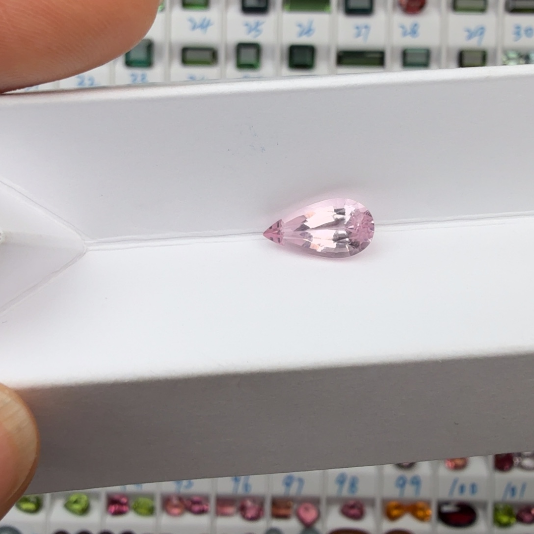 J***a绿柱石（摩根石）裸石天然