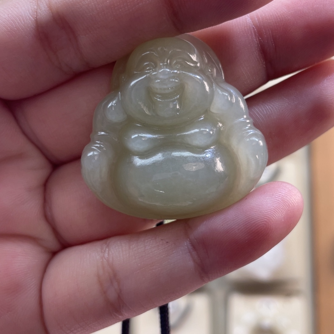 艾***嬅和田玉未镶嵌颈饰