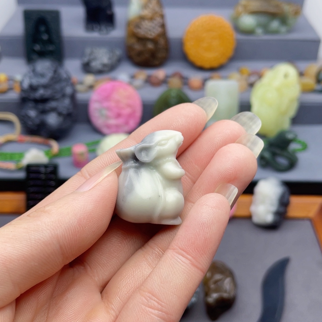 和田玉颈饰未镶嵌六****区