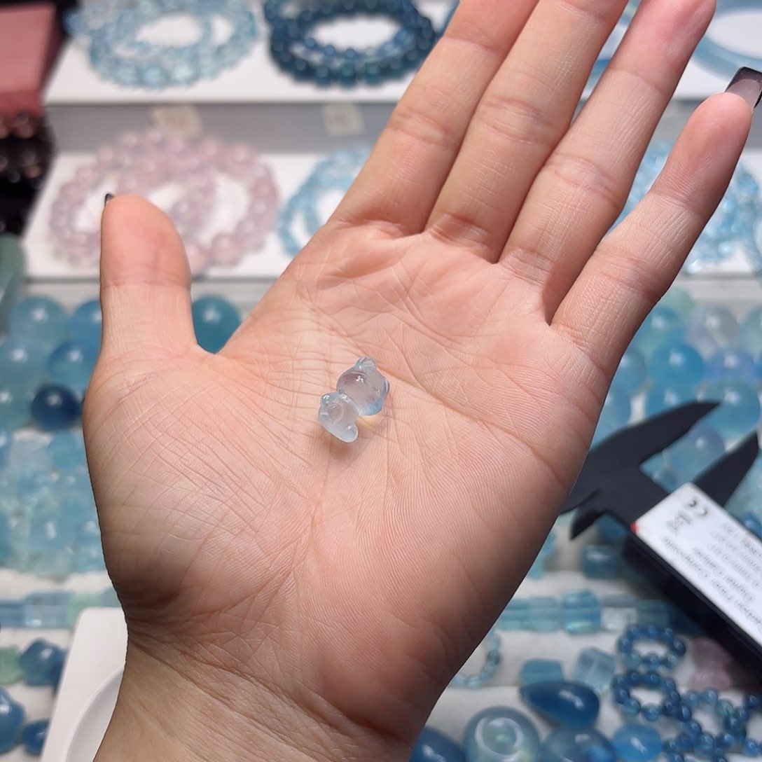水晶手串未镶嵌海蓝宝小熊