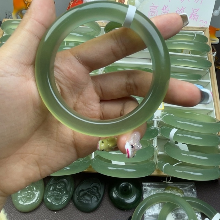 封***璠岫玉未镶嵌手镯岫玉手镯