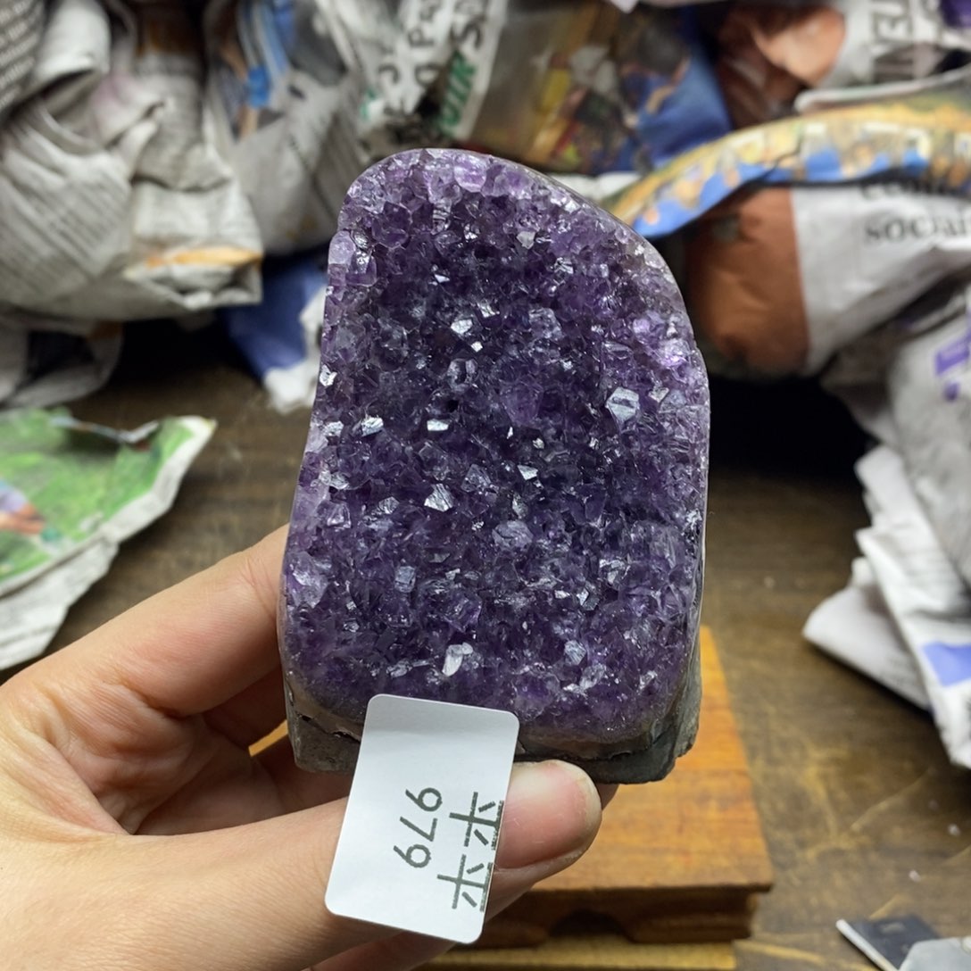 紫晶乌拉圭未镶嵌