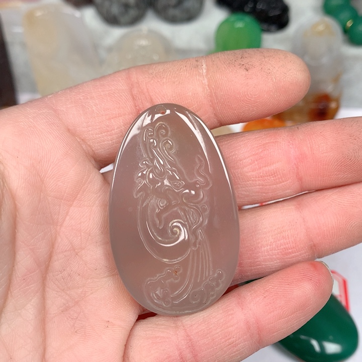 玛瑙/玉髓颈饰未镶嵌佳**?