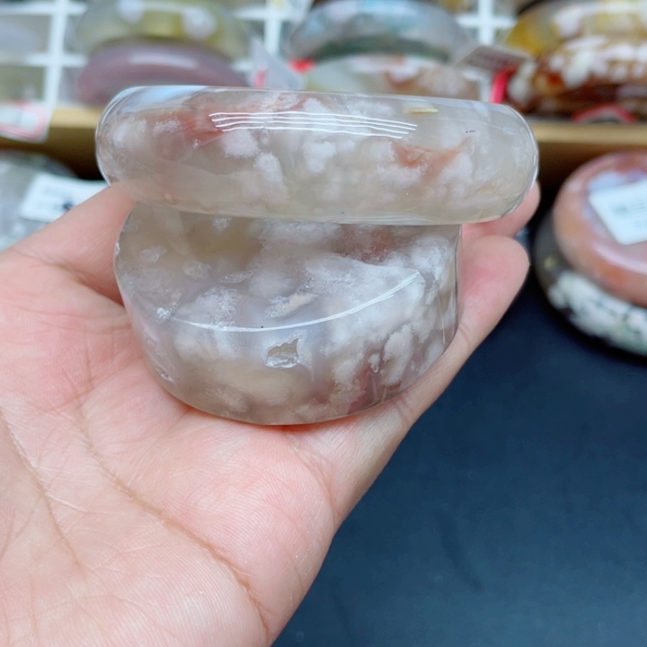玛瑙/玉髓未镶嵌手镯55.56