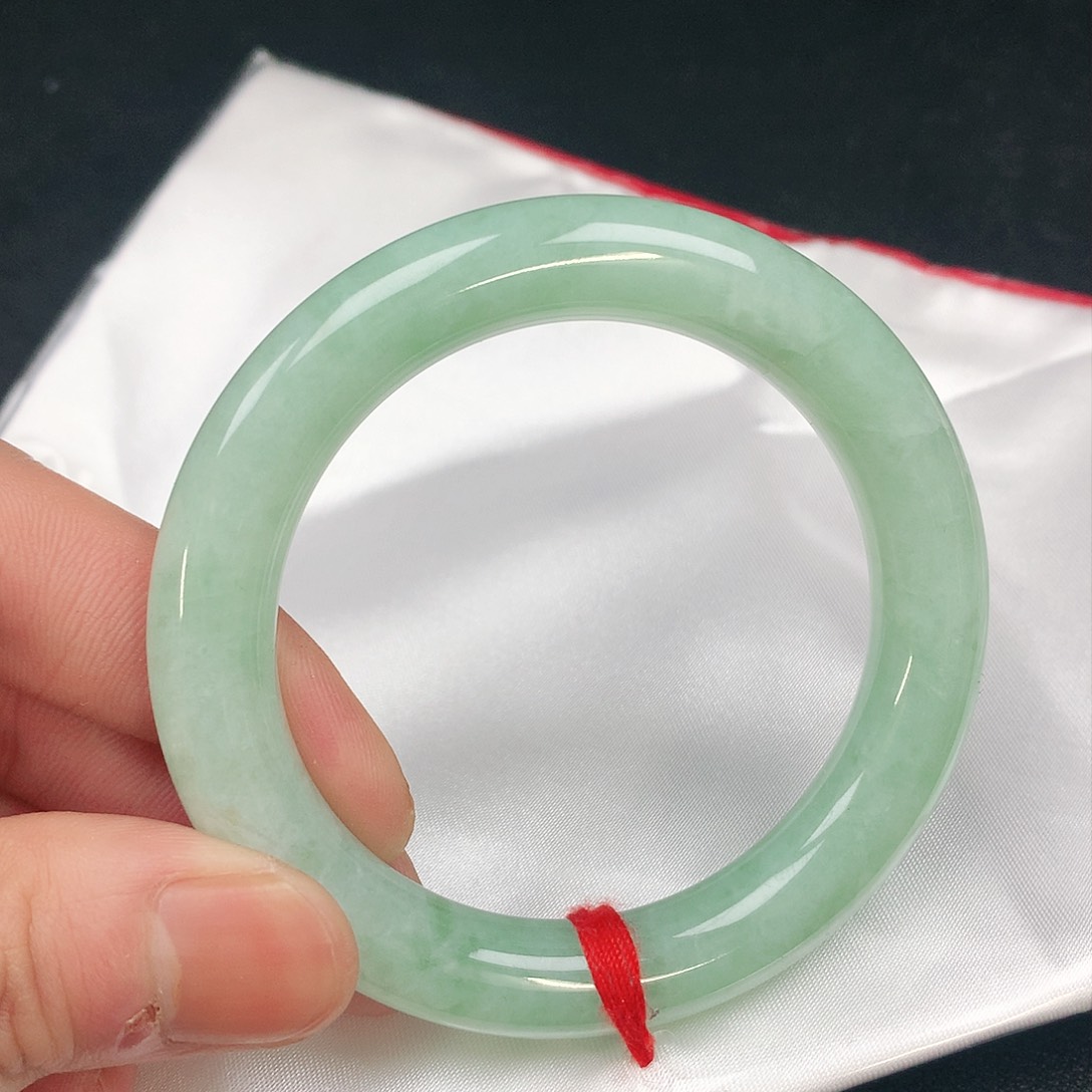 翡翠手镯未镶嵌圈51