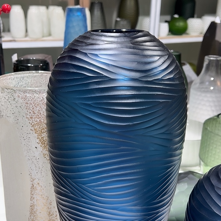 兰色磨刻花瓶花器高46口7