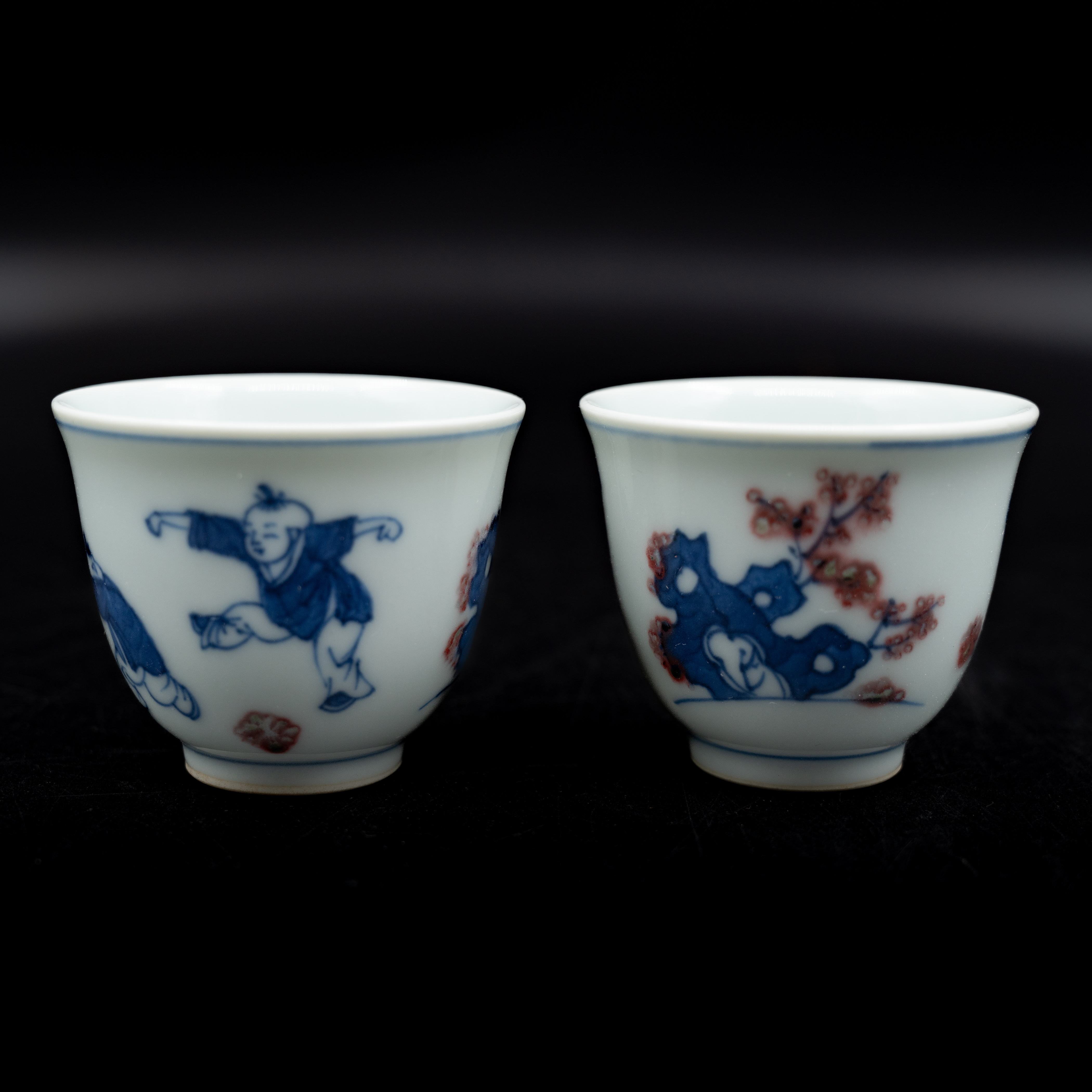 青花釉里红蹴鞠图杯---236+237