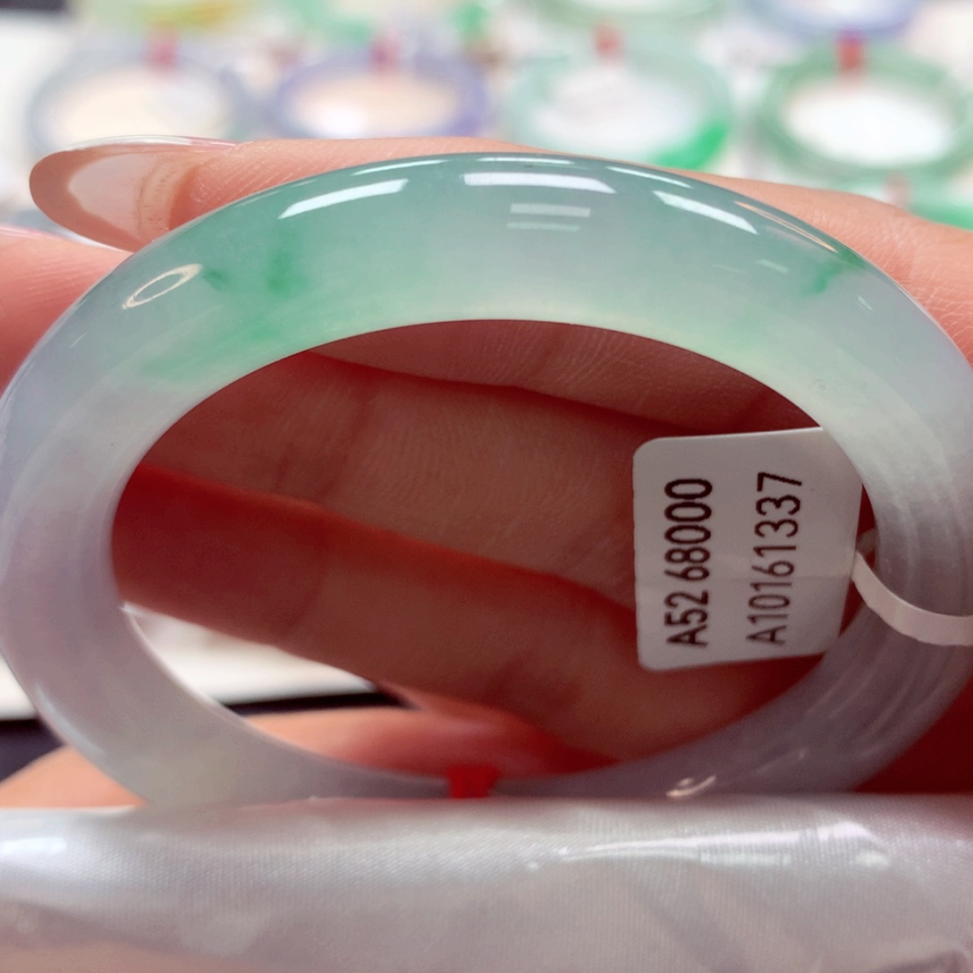 翡翠手镯（圆镯）未镶嵌（莫莫26）52圆5号