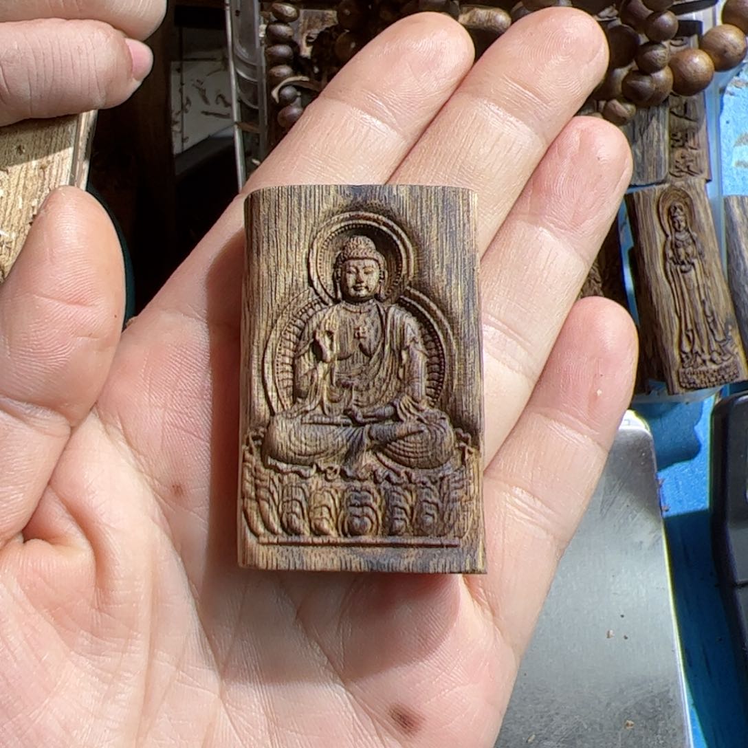 沉香吊坠白棋阿弥陀佛8.1克