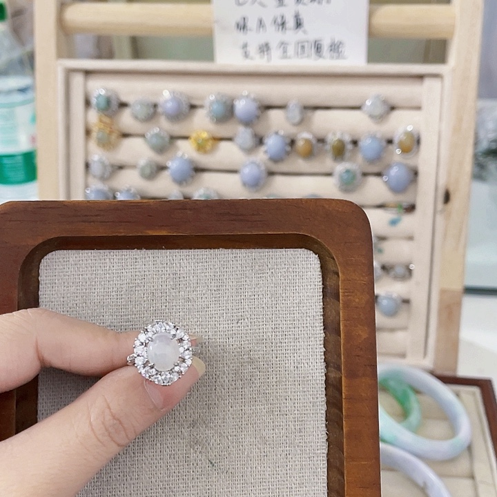 翡翠未镶嵌颈饰天然翡翠Ａ货