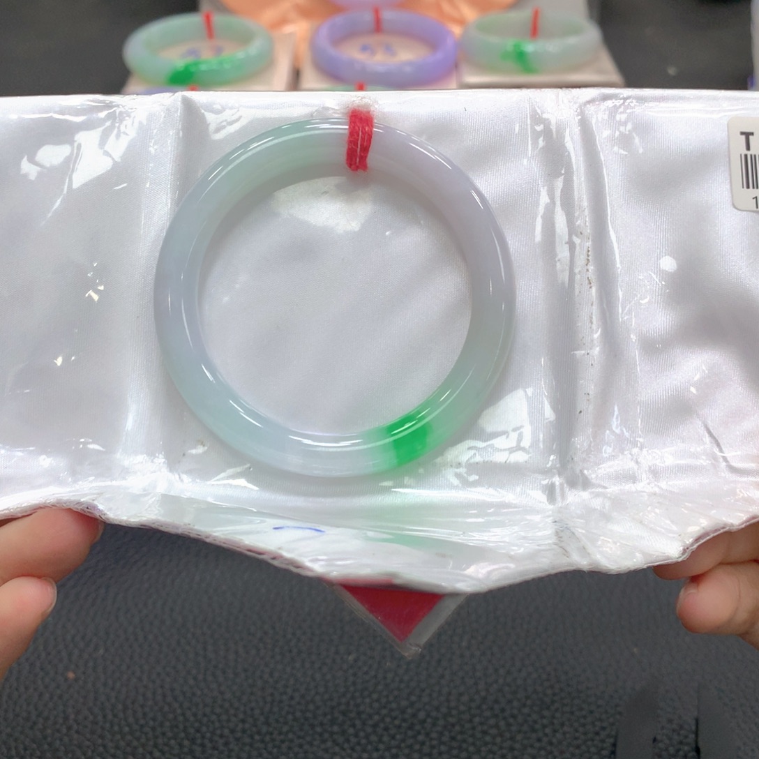 翡翠未镶嵌手镯18