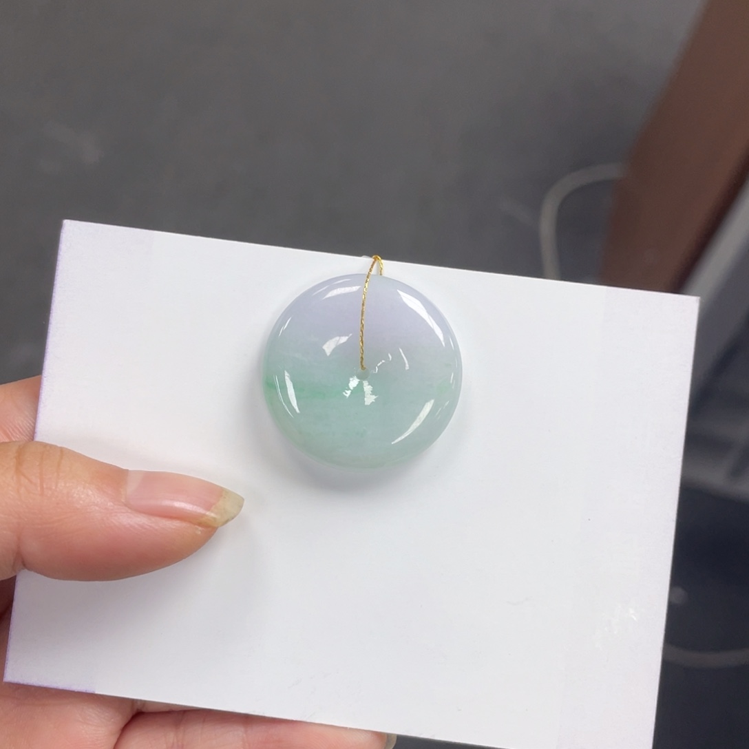 翡翠颈饰未镶嵌平安扣