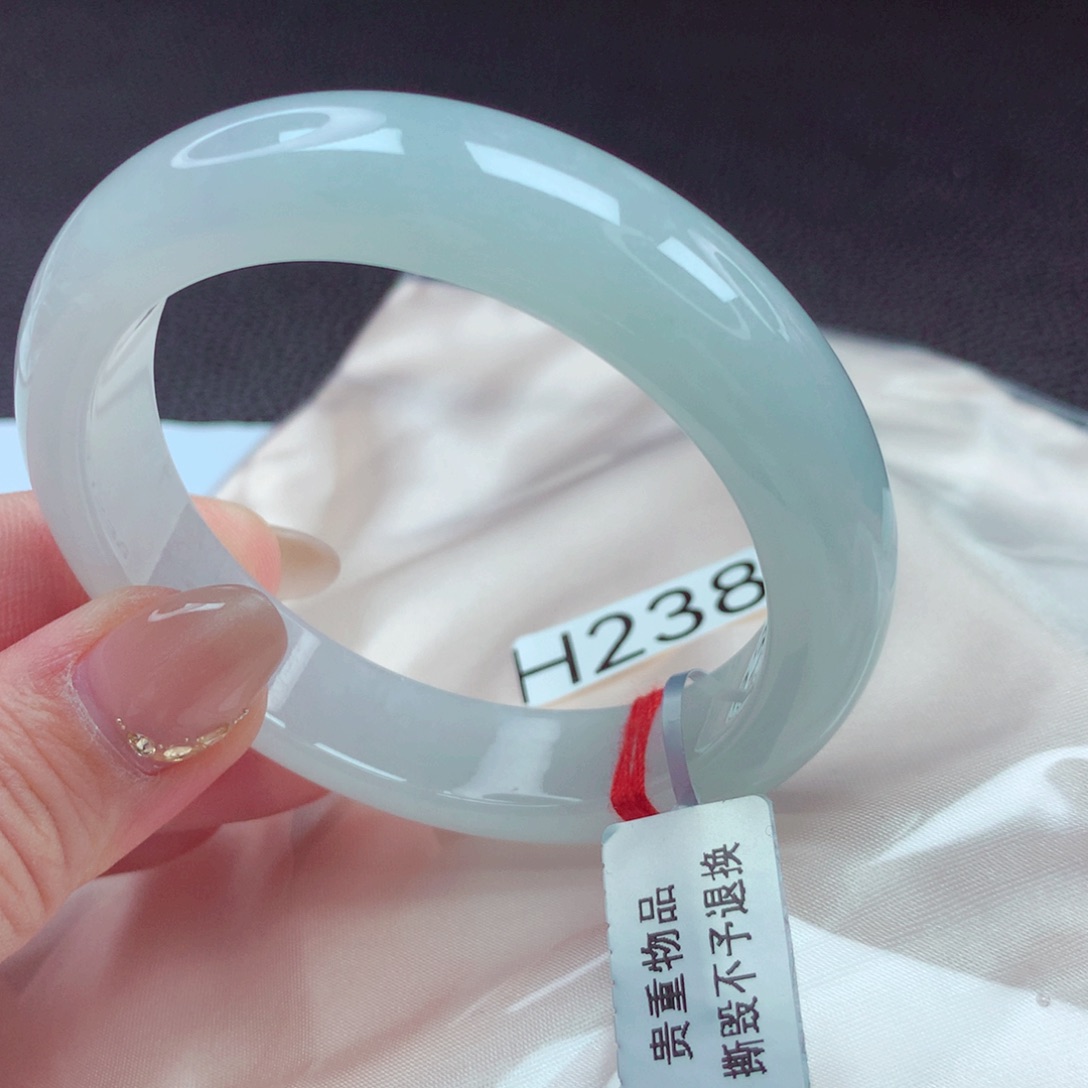 翡翠手镯未镶嵌手镯88