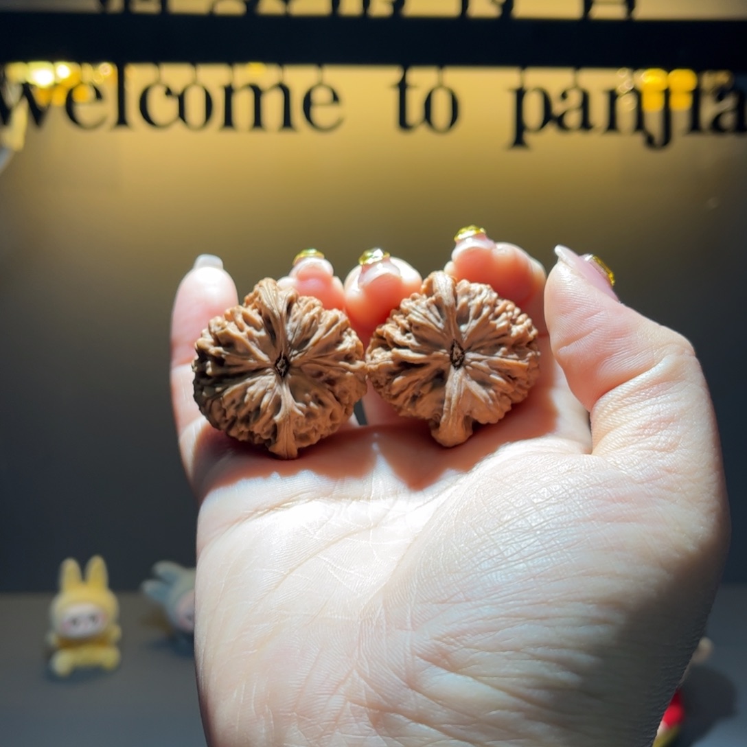 *****文玩核桃吊坠南将